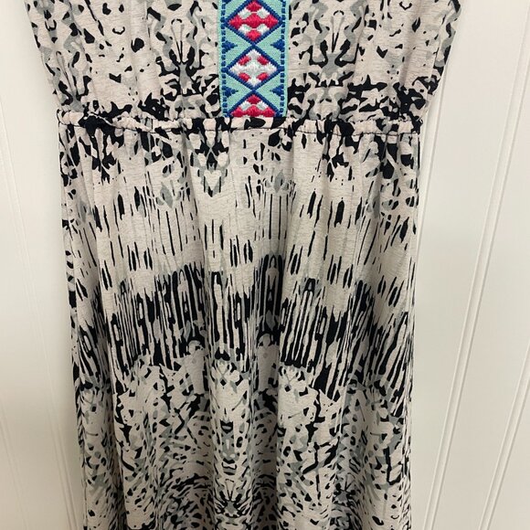 Rue 21 Aztec Pattern Black White Jr’s Dress Sz S Racerback Straps Embroidery Y2K - Picture 7 of 10